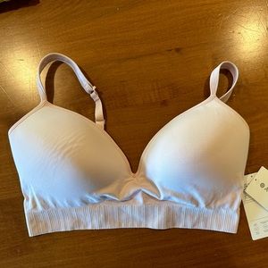 Athleta “Embrace” sports bra, size L, (D-DD)